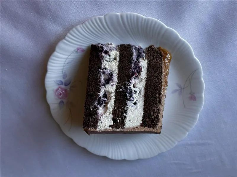 Chocolate Blackberry Hazelnut Cake - photo 3